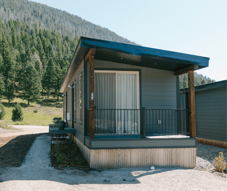 Beyond Yellowstone: Unwind and Explore at Your Cabin&nbsp;Retreat